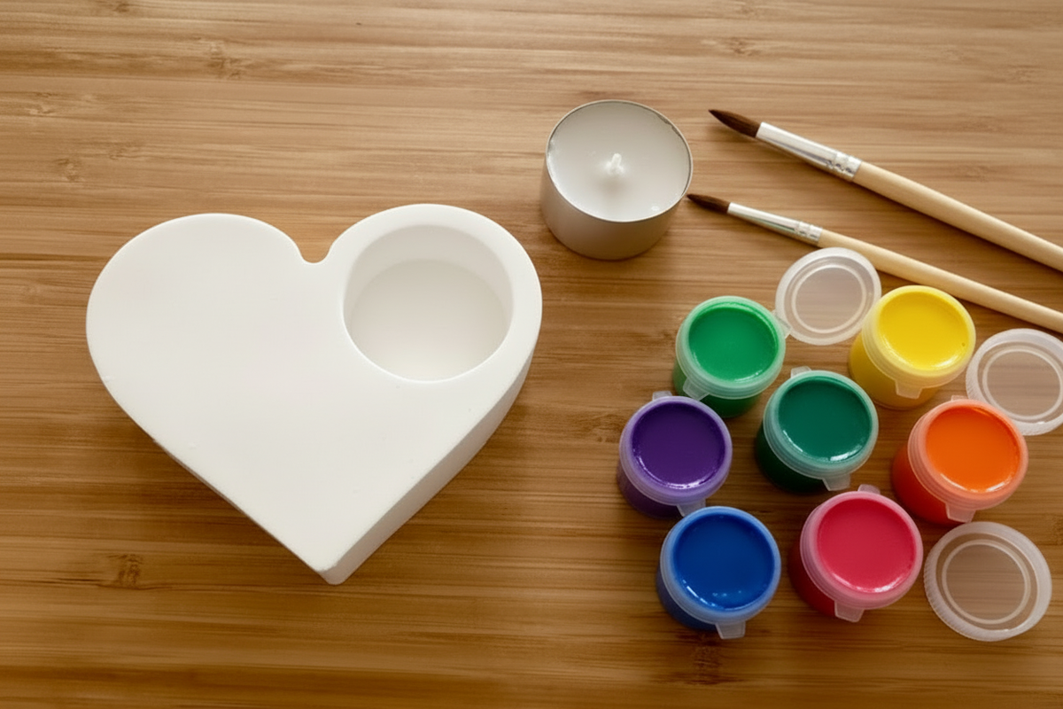 Heart candle holder with six paint pots and two brushes